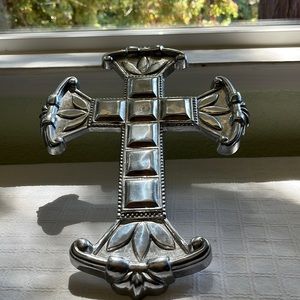 Aluminum cross wall decor